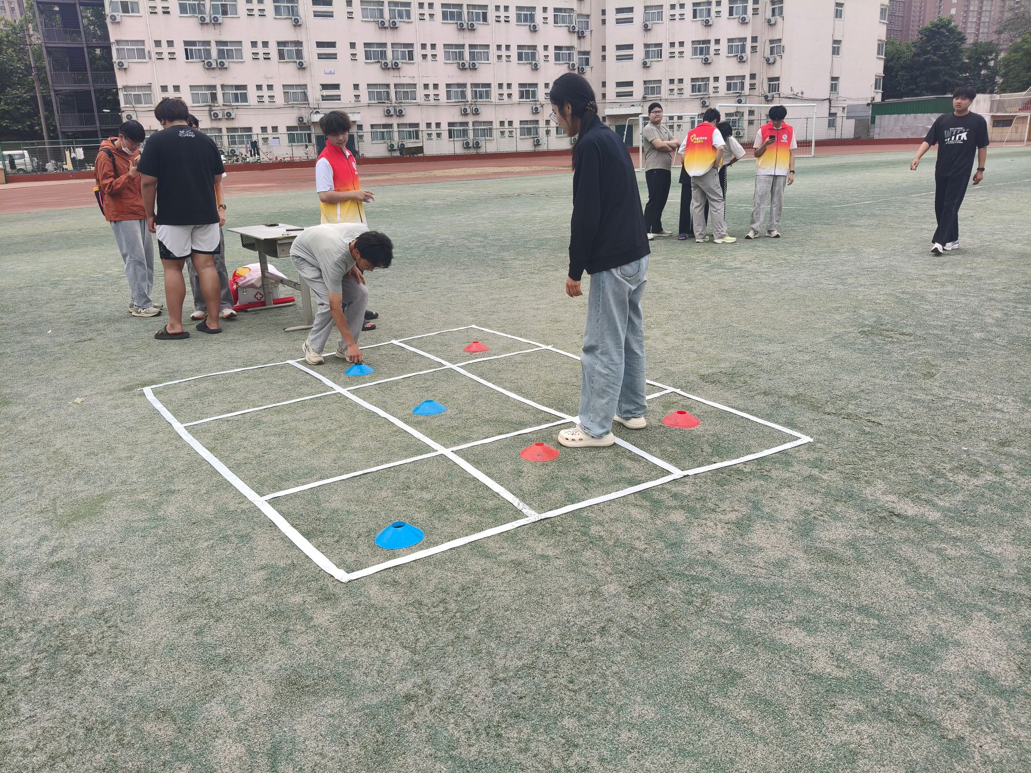 谈球吧体育
