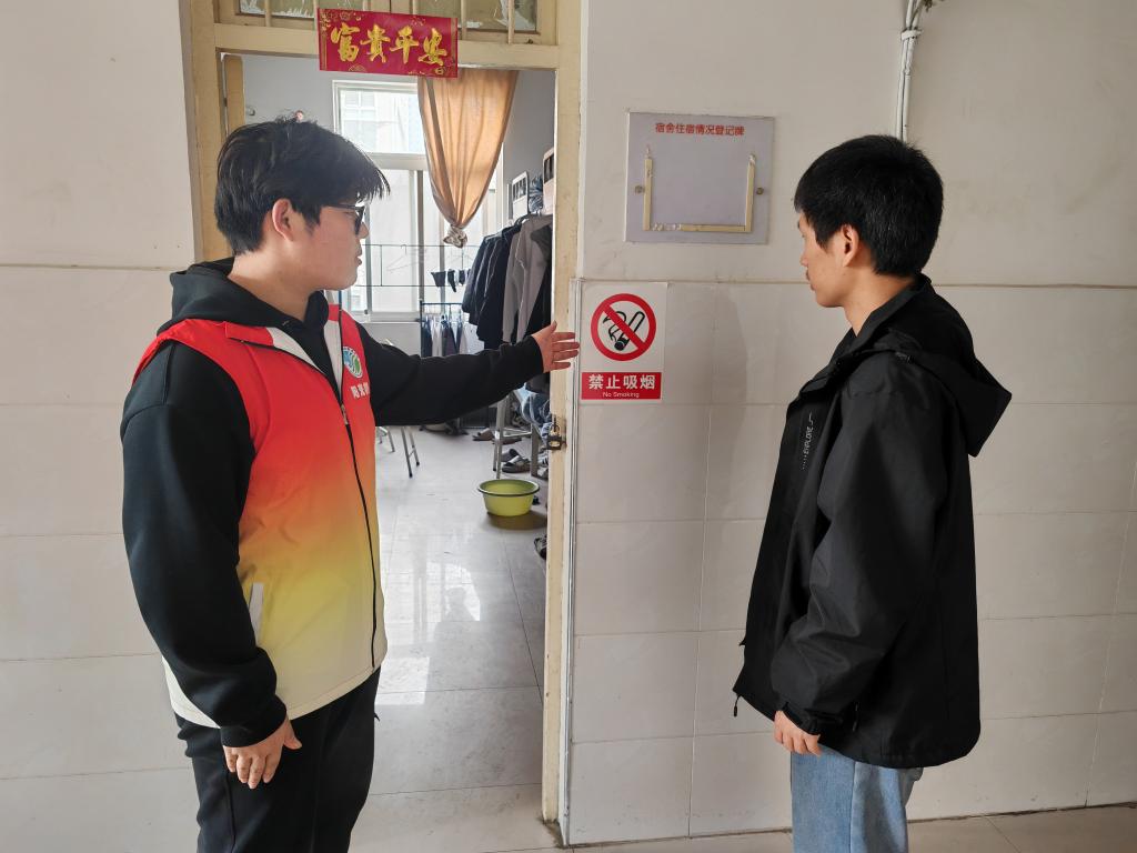 谈球吧体育