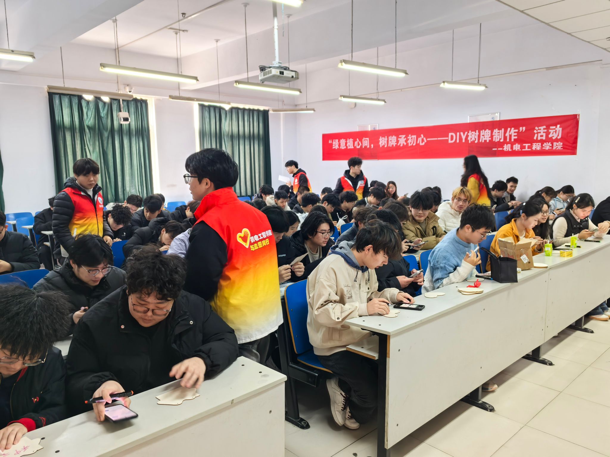 谈球吧体育