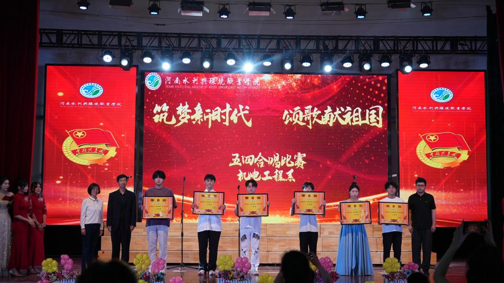 谈球吧体育